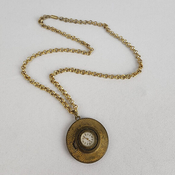 Vintage Caravelle Back & Gold Tone Pendant Watch Necklace 7 jewels - Picture 2 of 11